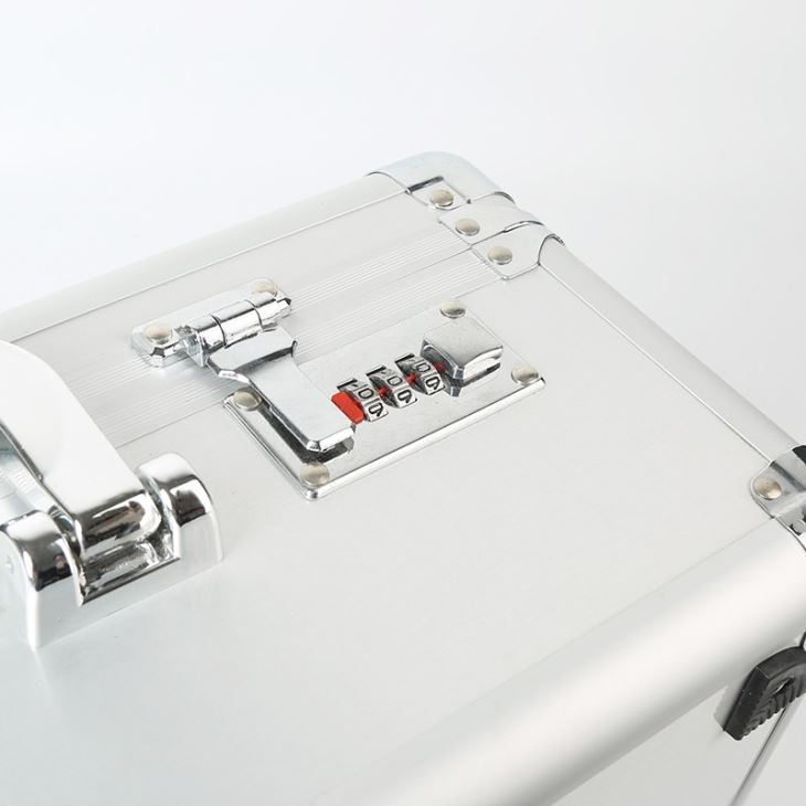 Værktøjskasse af sølvfarvet aluminium - 1 