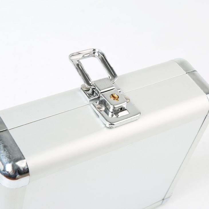 Caja de aluminio plateada pequeña - 2 