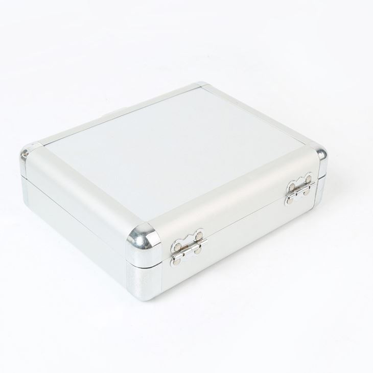 Caja de aluminio plateada pequeña - 3 