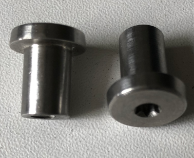 1.Becherschraube 1.4301 combination screw