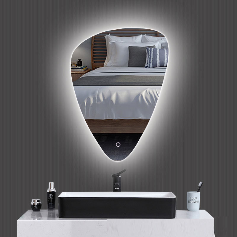 Ebaregulaarne LED vannitoapeegel koos udude eemaldajaga - 2