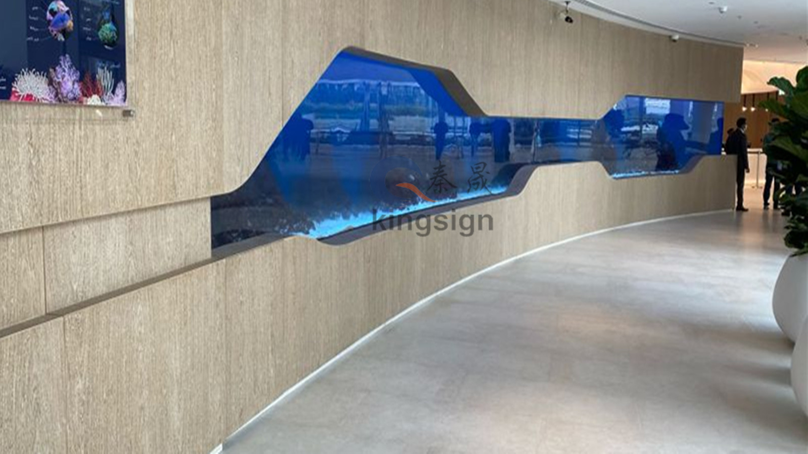 Přizpůsobené zakřivené průhledné akrylátové okno