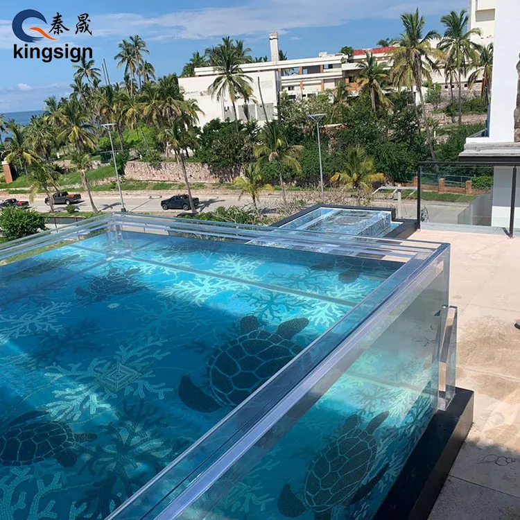 Le verre ou l’acrylique sont-ils meilleurs pour la piscine ?