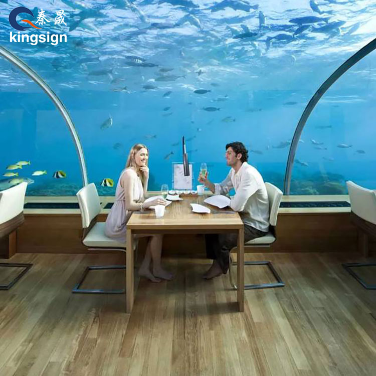 Ресторан за аквариум