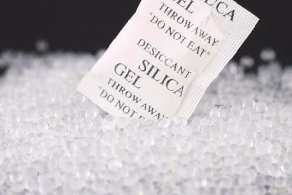 What is the main ingredient of desiccant?
