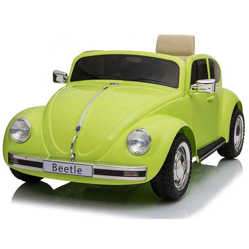 Los juguetes del control de radio 2.4g montan en el coche eléctrico de los niños del coche