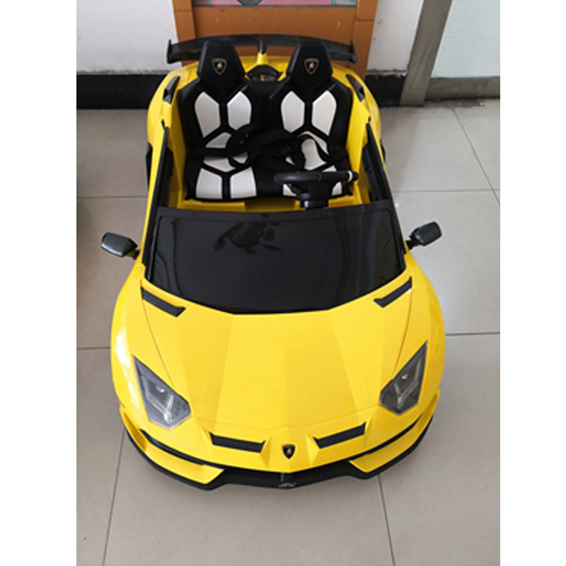 Crianças andam em brinquedos licenciados Lamborghini Aventador Svj versão básica