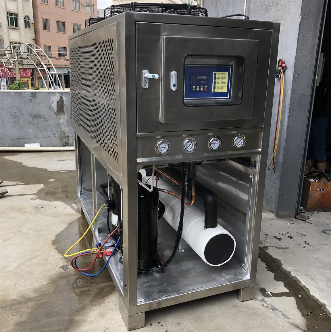 Un refroidisseur à air en acier inoxydable de 20 ch livré au client