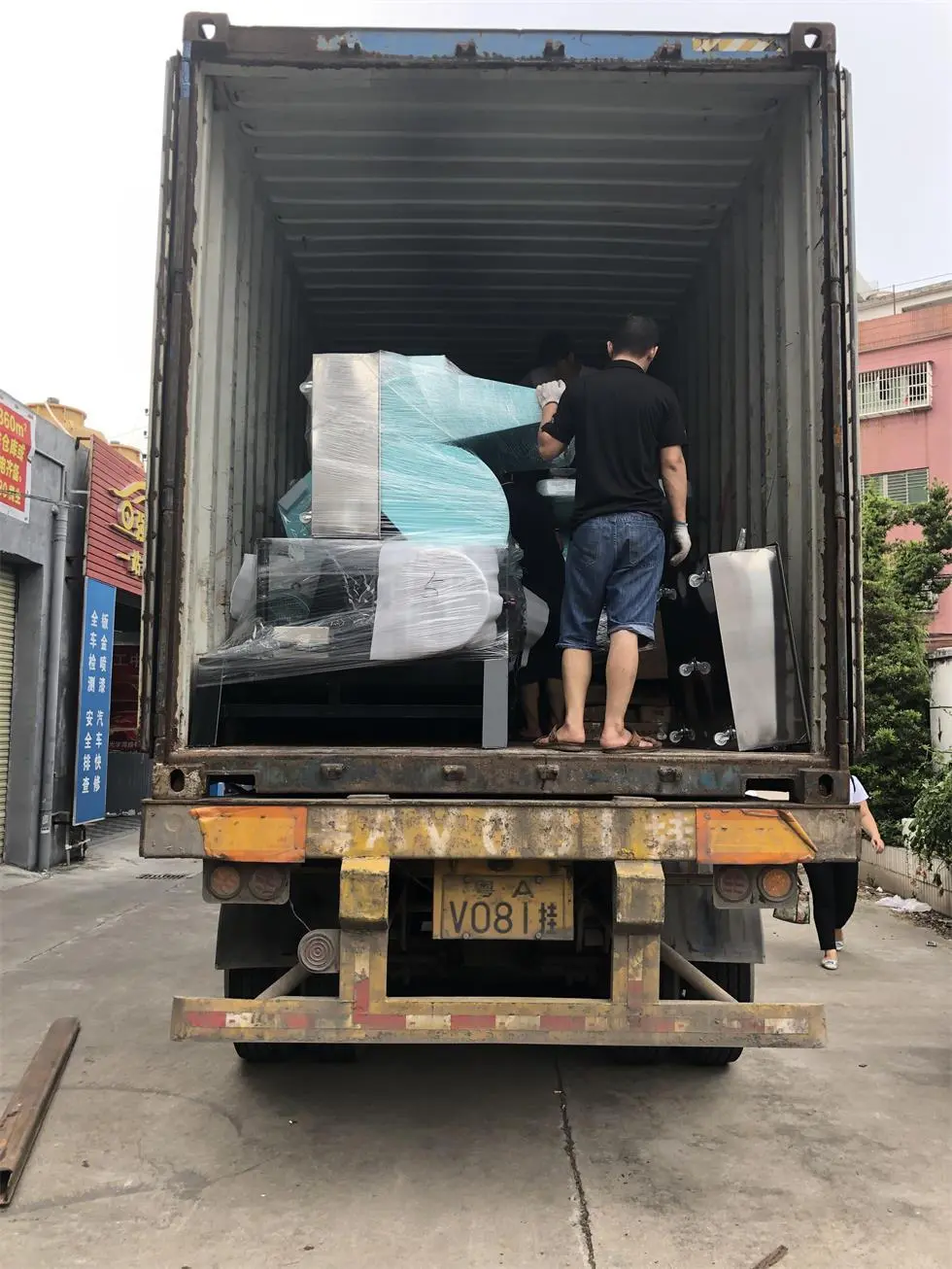 40' контейнер завантажений для Узбекистану