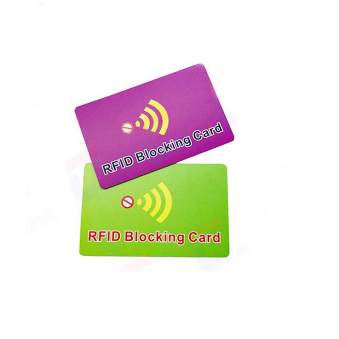 Αποκλεισμός σήματος RFID Πορτοφόλι κάρτας RFID με χρήση κάρτας αποκλεισμού RFID