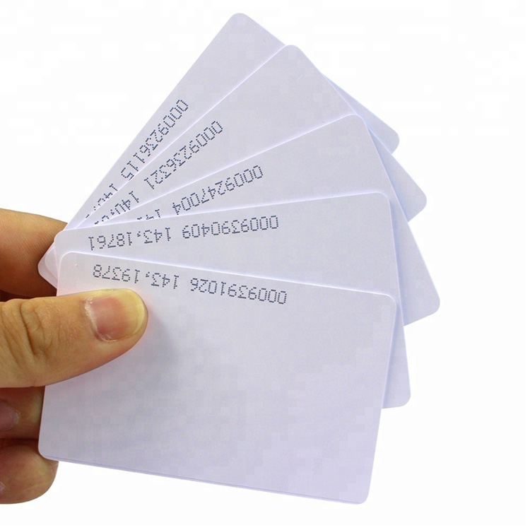 Големина на CR80, однапред отпечатени пластика со близина на ПВЦ MIFARE Classic 1k бели празни картички