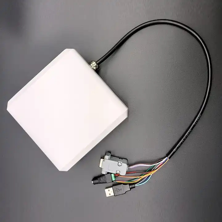 TCP/IP Pembaca RFID Tag Elektronik Pasif Uhf Jarak Jauh untuk Sistem Parkir Antena 3,5dbi Luar Ruangan Jarak Jauh 3M