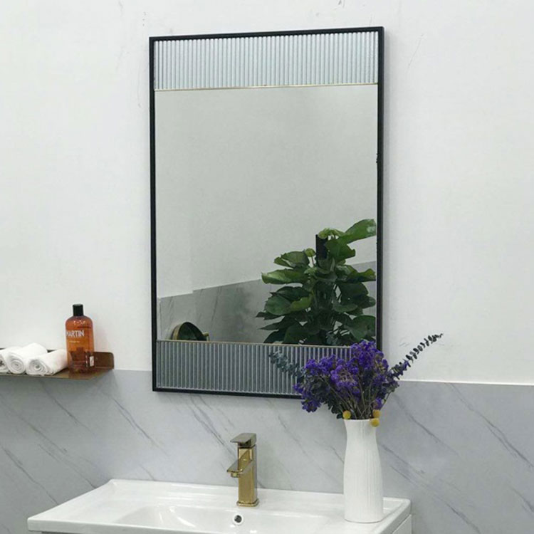Výhody kúpeľňových zrkadiel s čiernym kovovým rámom