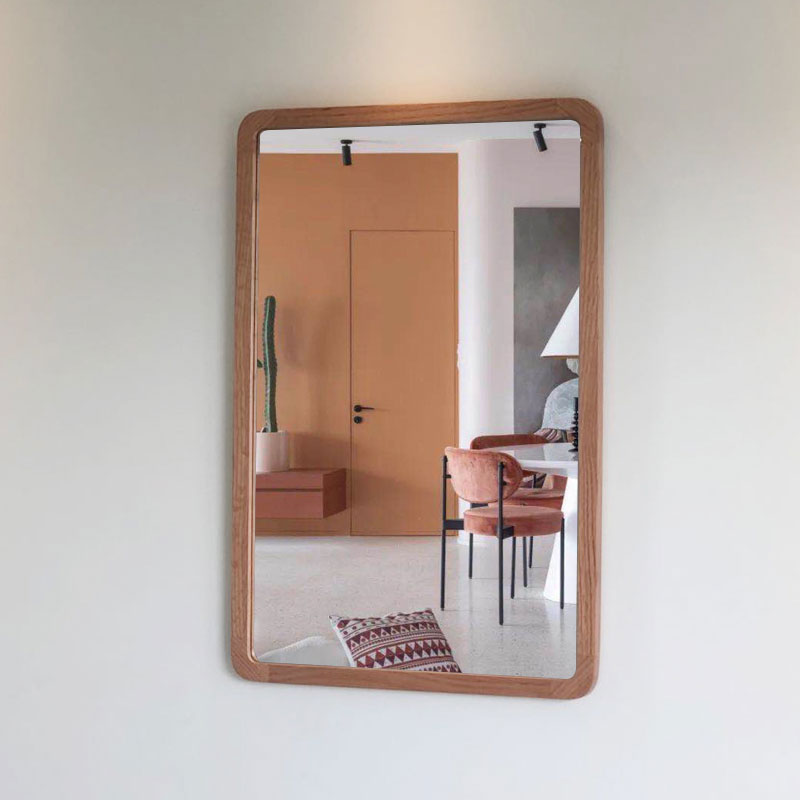 Паметно огледало со рамка од цврсто дрво
