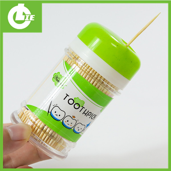 Чепкалка за заби од бамбус со зелен цилиндар