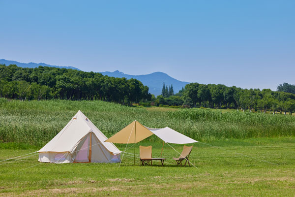 What are the types of outdoor tents?