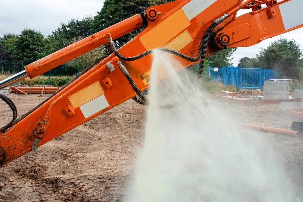 SOORTEN, OORZAKEN EN GEVAREN VAN HYDRAULISCHE LEKKAGE