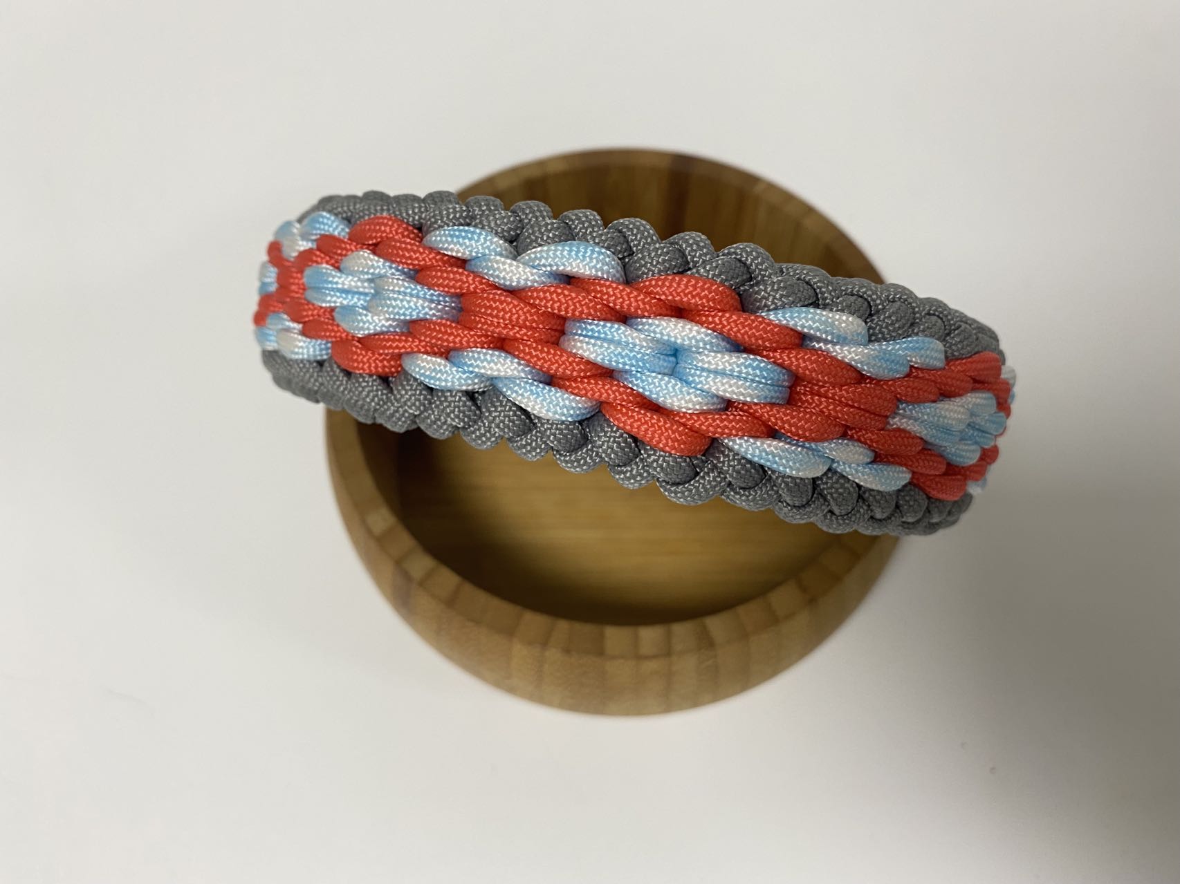 Learn How To Make A Paracord Dog Collar
