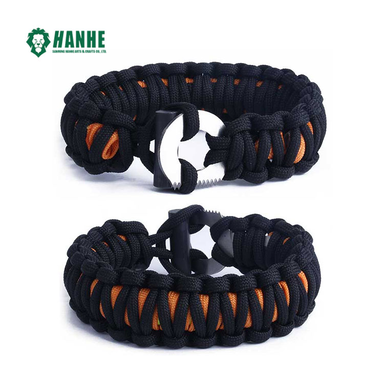 Outdoor Paracord Survival Armband