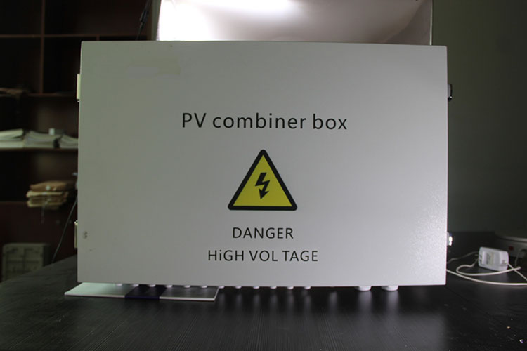 Photovoltaic 1500V Solar Distribution Box PV Array 10 String DC Combiner Box Solar 10/1