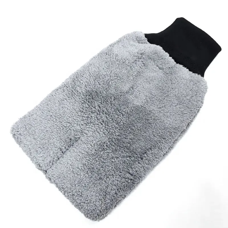 The Coral Fleece Car Wash Mitt makes your car washing process effortless and efficient.