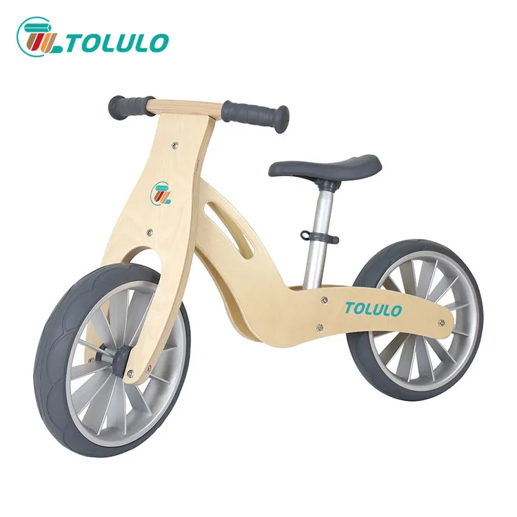 Træ balancecykel