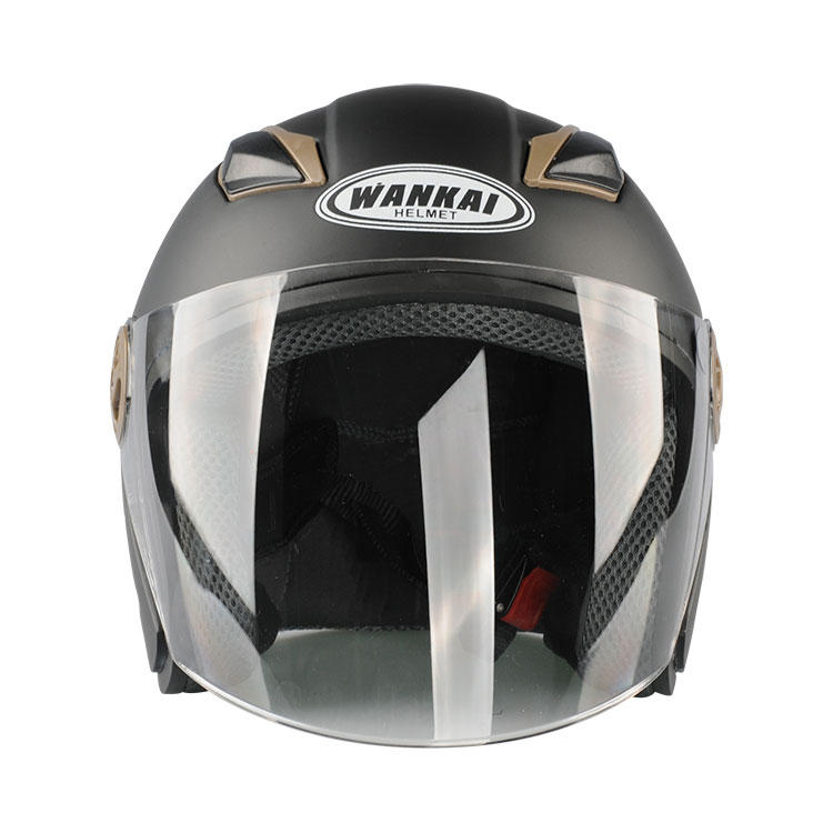 Црн шлем за мотоцикл со половина лице