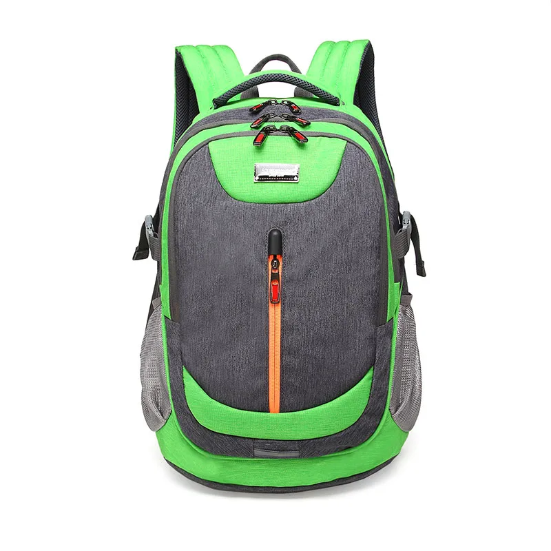 Viacfarebný batoh na outdoorové aktivity