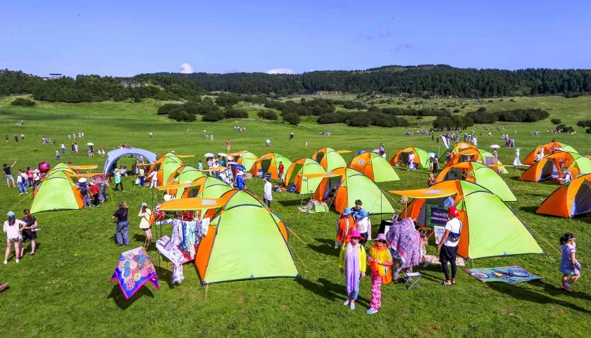 Welche Aspekte des Schlafes sind beim Camping zu berücksichtigen?