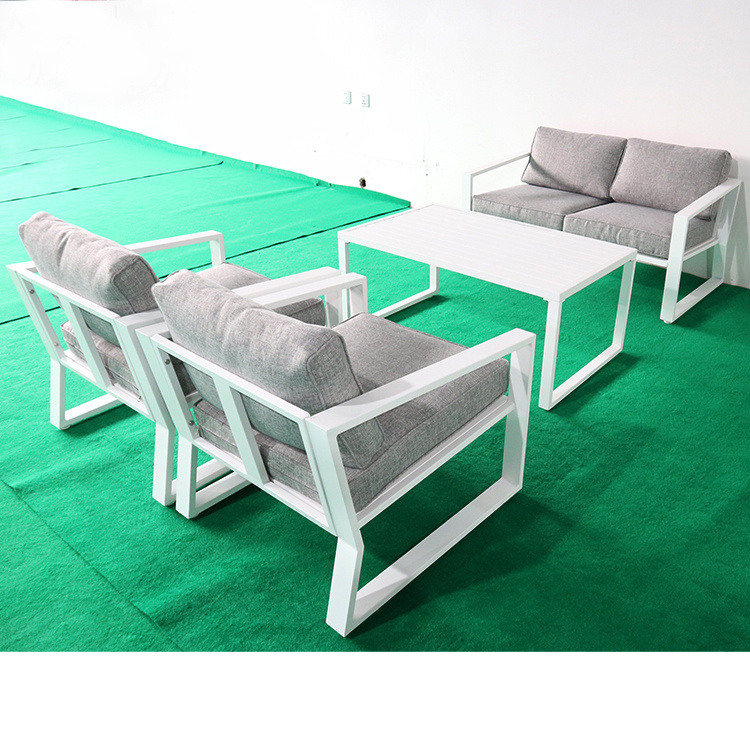 YM Modern Leisure Garden Patio Furniture 4 - Person アルミニウム クッション付きシーティンググループ