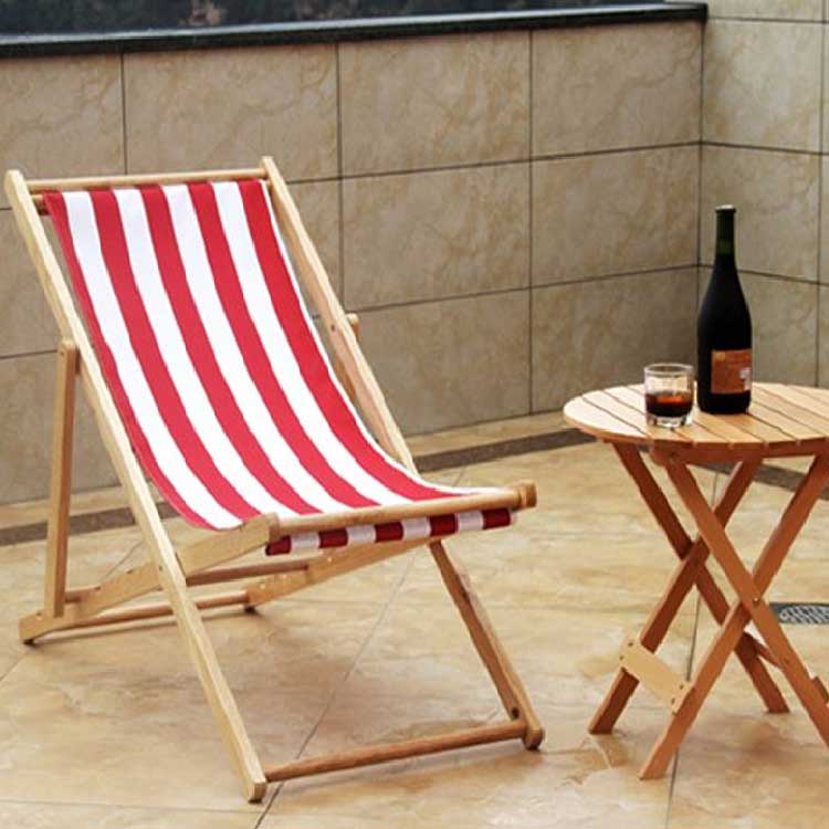 Дерев'яний розкладний пляжний стілець