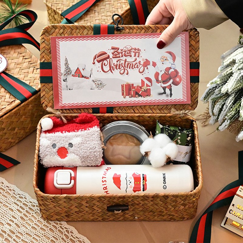 SmallOrders G0144 Christmas rattan basket creative birthday gift box - 0 