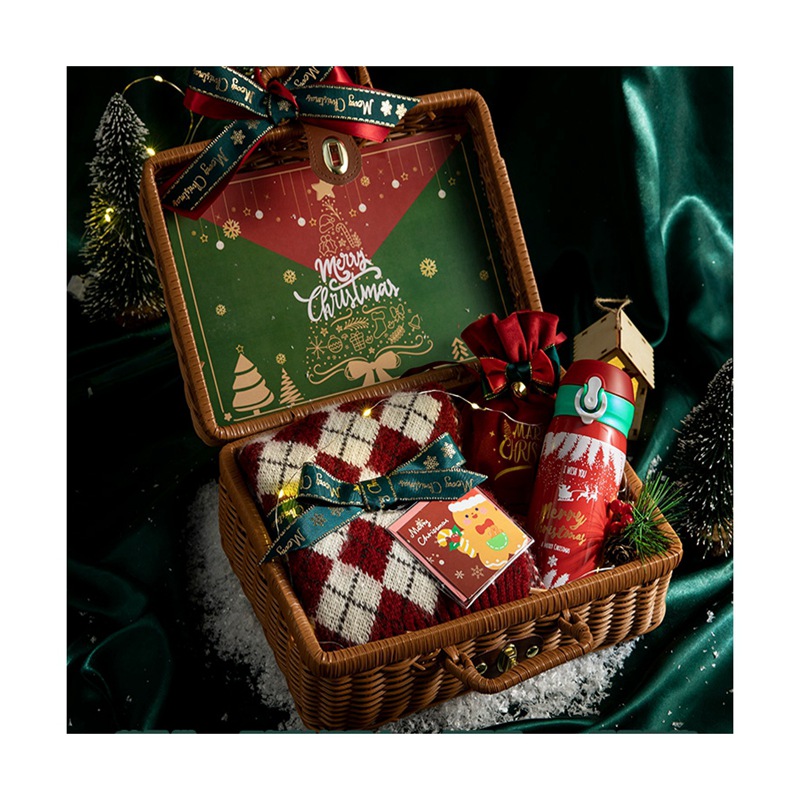 SmallOrders G01117 Portable woven basket Christmas - 2