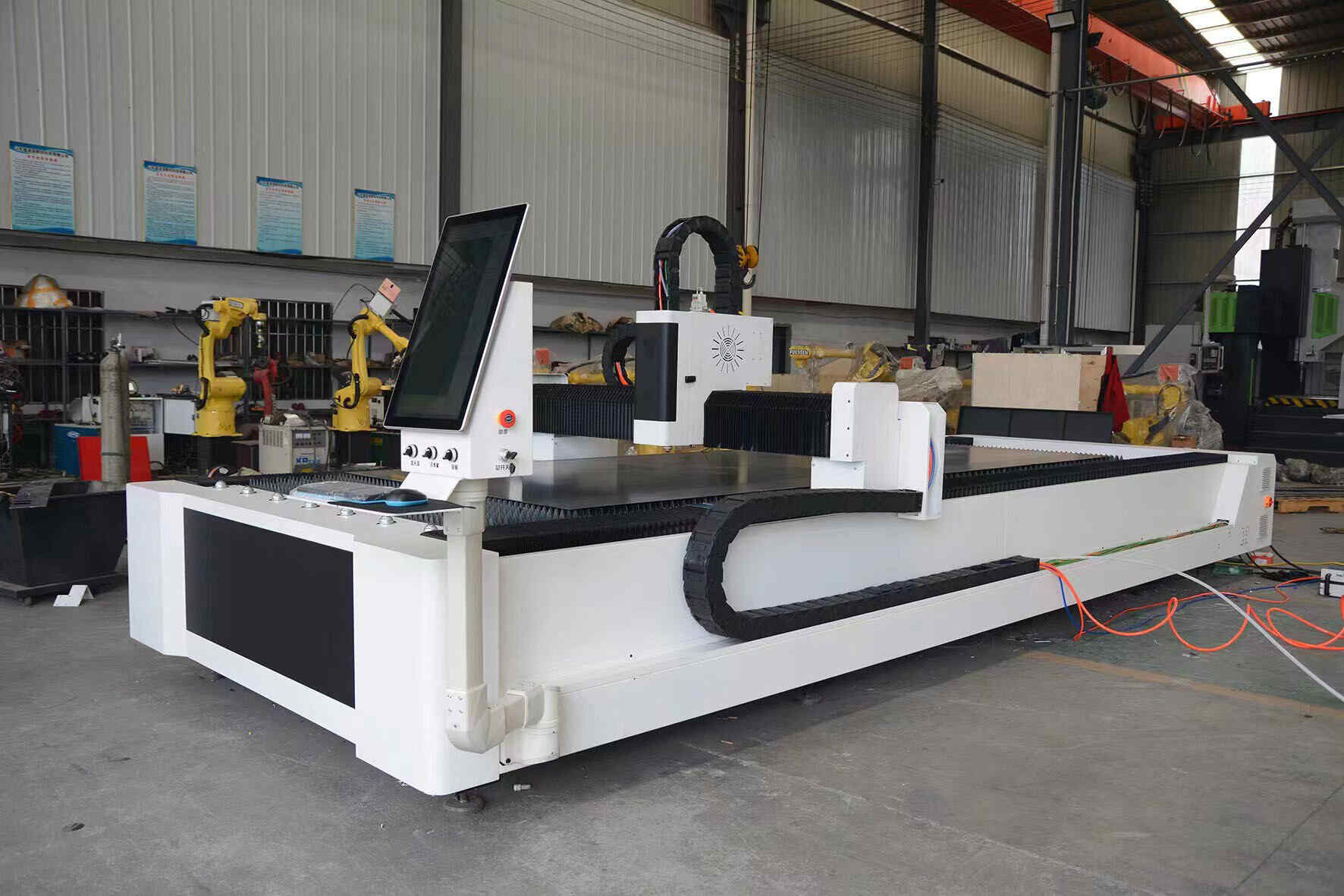 Vente directe d'usine 1530 Machine de découpe laser à fibre pour métal non métallique