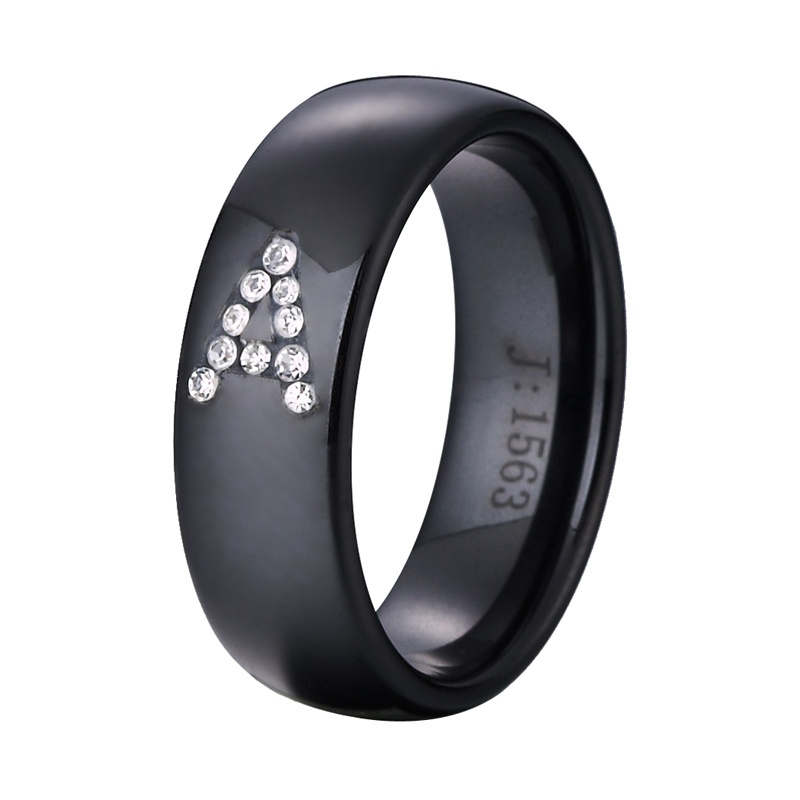 Црн керамички прстен со инкрустирана линија А составена од кристал