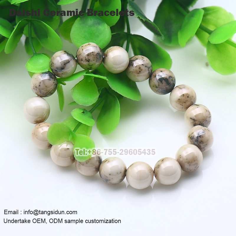 Bracelets de perles DIY fond blanc beige vert 10mm