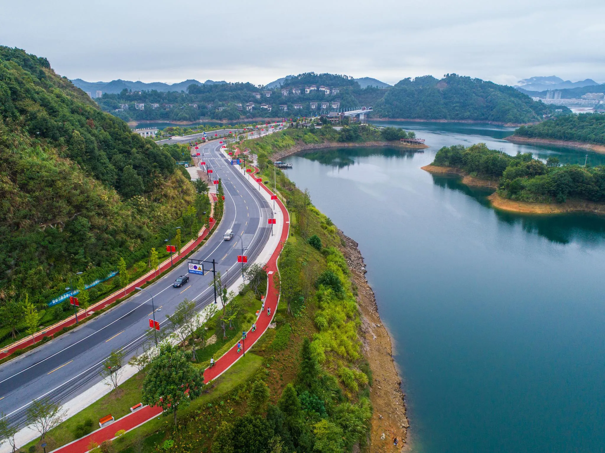 Para promover la mejora de la calidad y la eficiencia en el tratamiento de aguas residuales, la bomba dosificadora de tecnología de Zhejiang Dongkai Pump Industry está tomando medidas