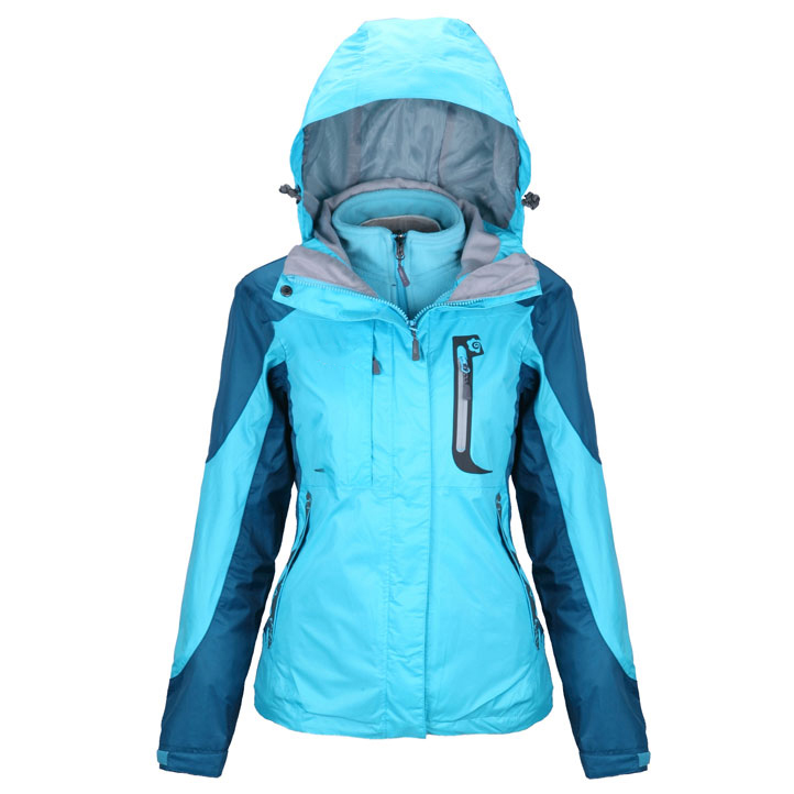 Ski Clothes: stay comfortable and protected on the slopes