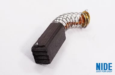 Ang papel na ginagampanan ng mga carbon brush sa impact drill motors