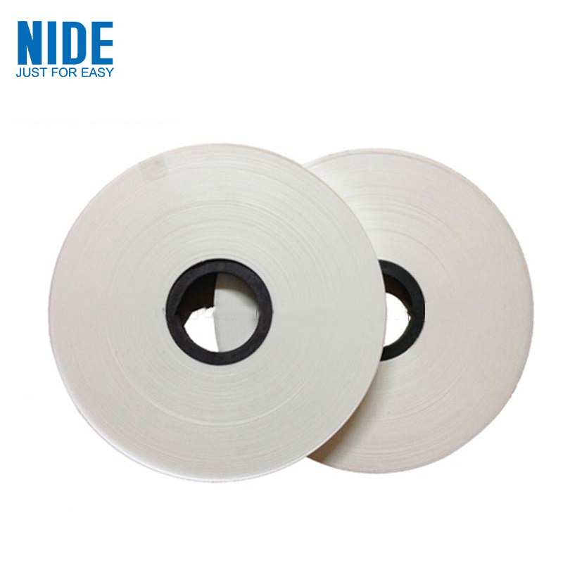 Izolační papír s mléčně bílým polyethylentereftalátovým filmem