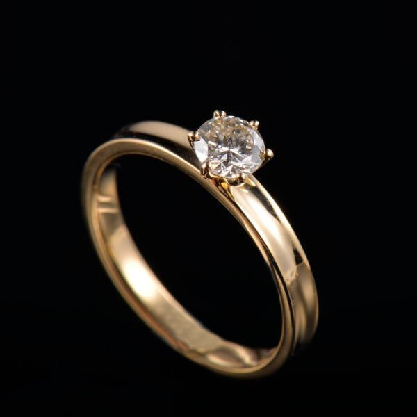 18K Gold Diamond Solitaire Engagement Ring - 1