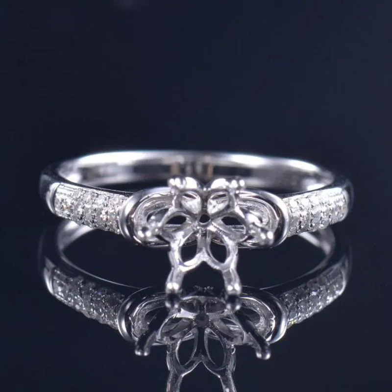 Detailed Solitaire Stud Ring Semi-Set