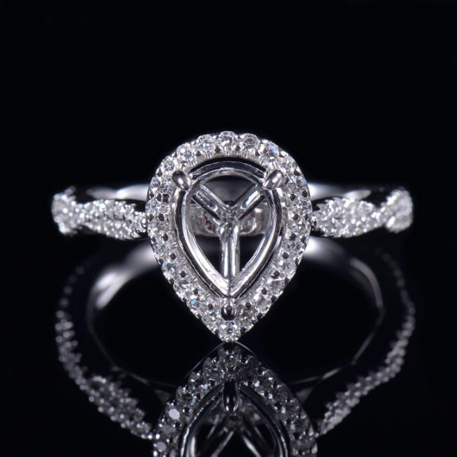 Elegant Twist Engagement Ring Mounting