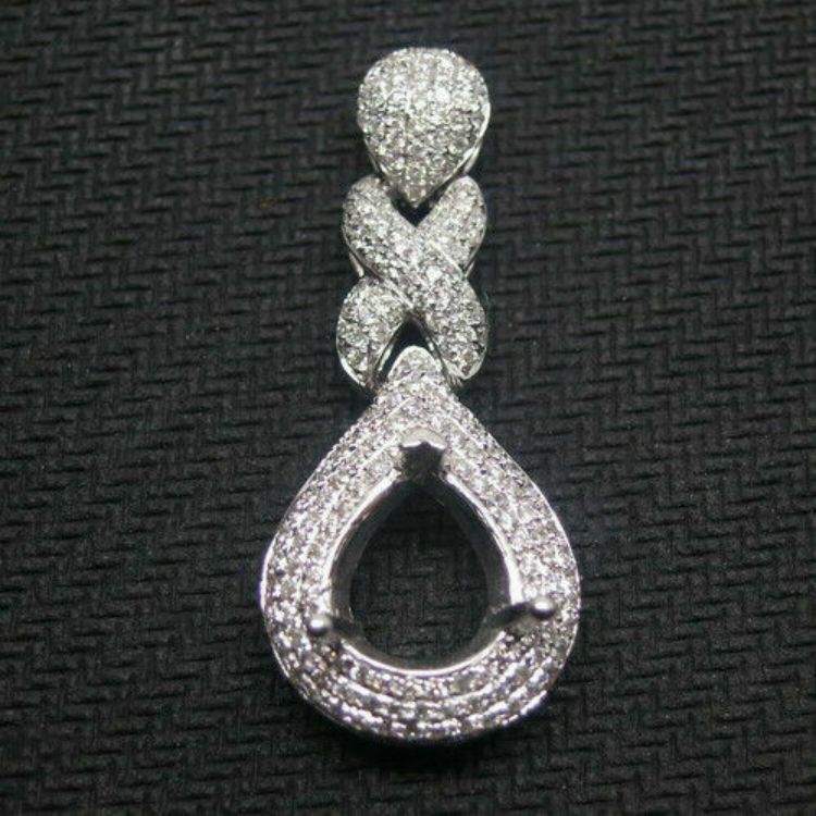 Fine Pave Setting Diamond Pendant
