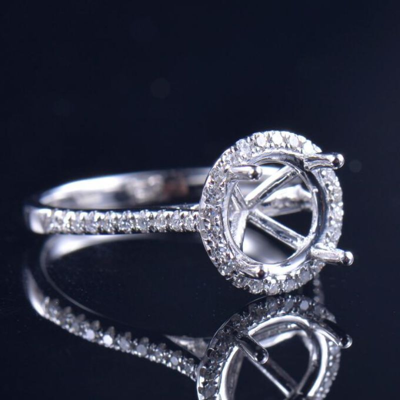 Pretty Halo Engagement Ring Setting