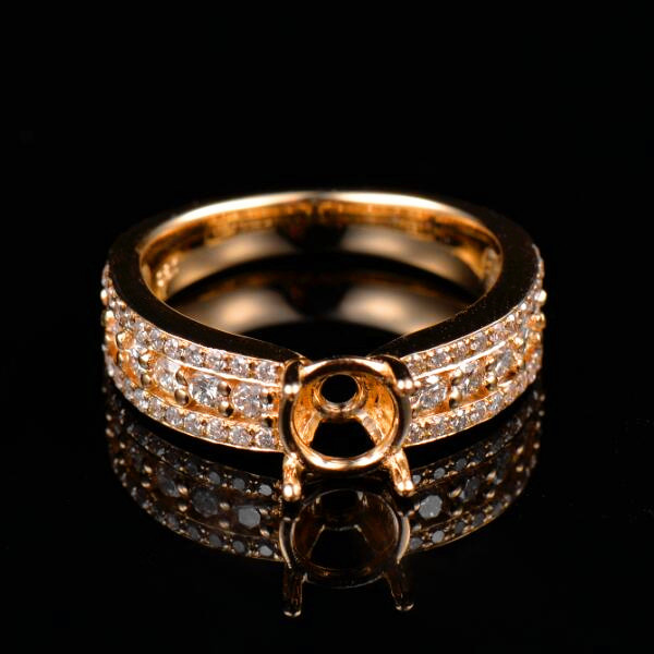 Stunning Engagement Ring Semi-Set