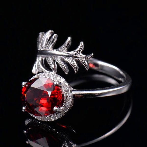 Unikaalne ovaalne granaadist teemantidega naiste sõrmus - 1