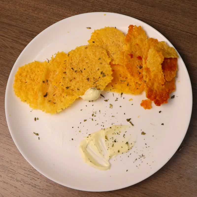 Receita de Crisps de Queijo Parmesão - HYSA KITCHEN