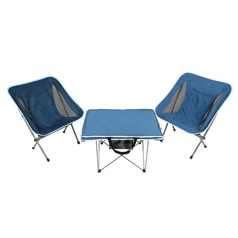 सोयीस्कर कॅम्पिंग टेबल आणि खुर्ची सेट - 1 