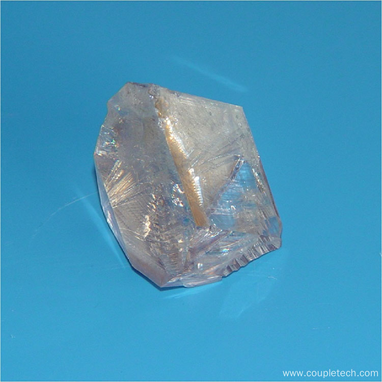 BIBO Crystal (BiB3O6) ບໍ່ມີເສັ້ນຊື່